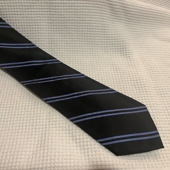 Croft & Barrow Tie - Black with Double Blue Stripes - Previously Worn - Picture 5 of 8